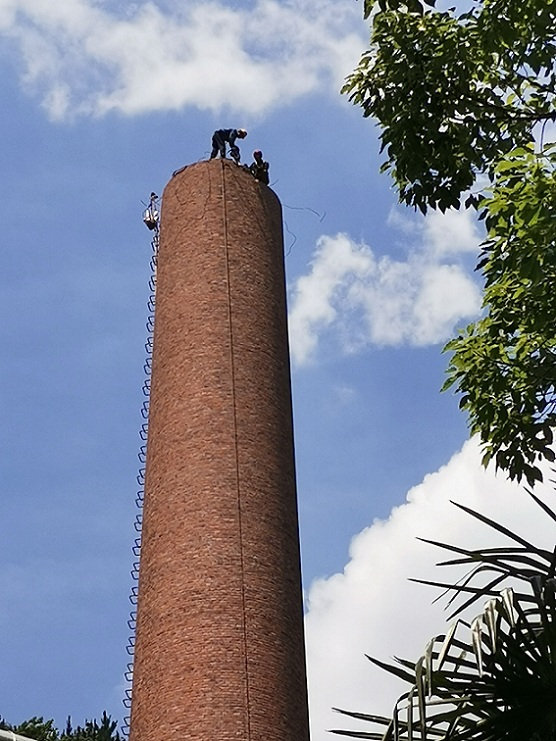 石家莊廢舊煙囪拆除的必要性