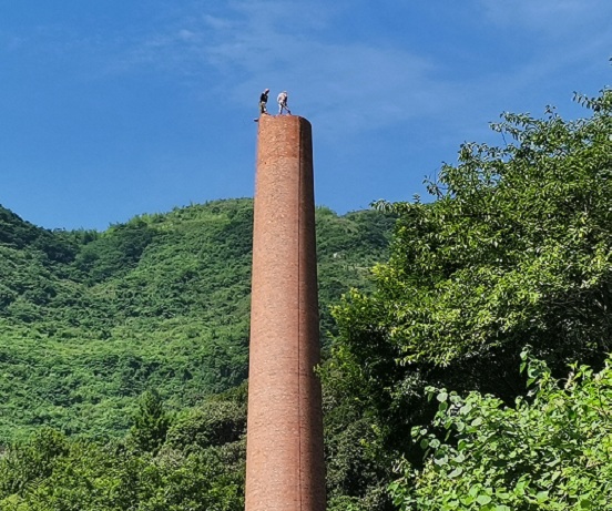 石家莊煙囪人工拆除施工對(duì)現(xiàn)場環(huán)境有哪些管理要求？