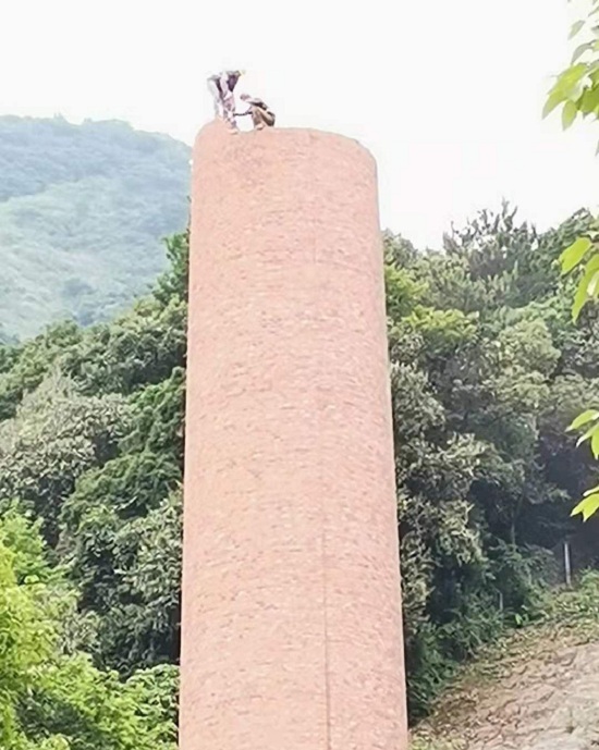 杭州磚煙囪拆除公司選取合適的拆除方法！