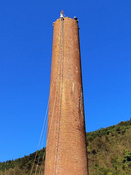 煙囪拆除公司：安全又高效，共筑美好環(huán)境