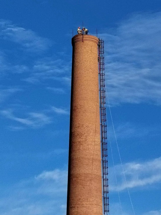 拆除煙囪:專業(yè)技術與豐富經驗的完美結合