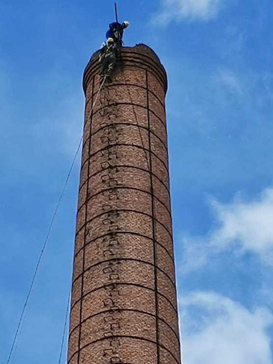 滁州煙囪拆除公司:從傳統(tǒng)到綠色的創(chuàng)新轉(zhuǎn)型紀實